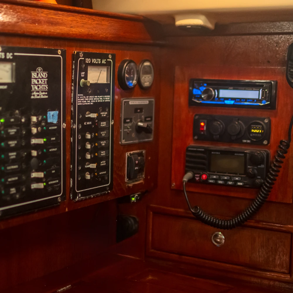 ISLAND PACKET CONTROLES.