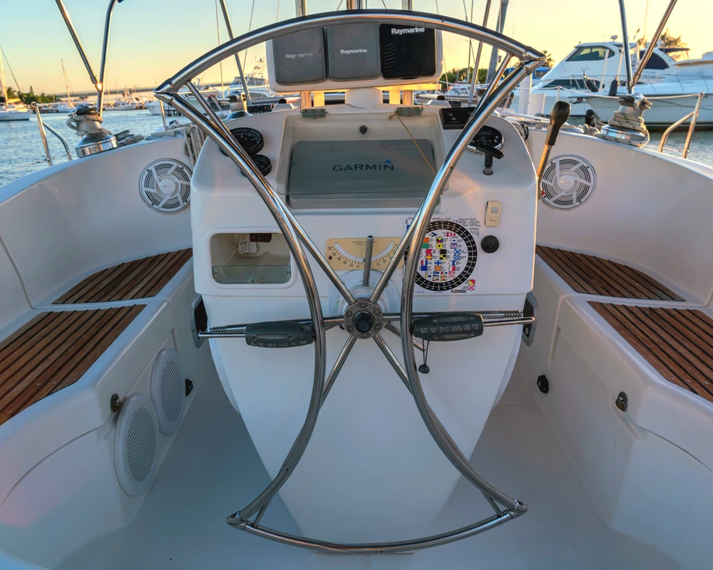 SAILBOAT BENETEAU HELM.