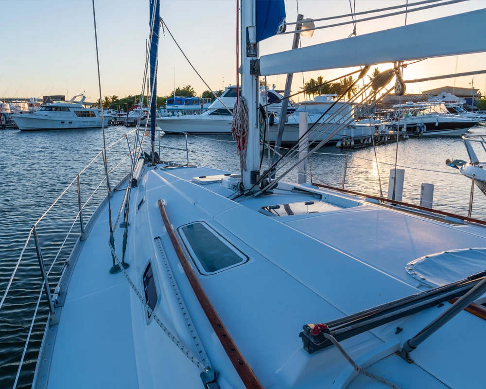 SAILBOAT BENETEAU PORT.