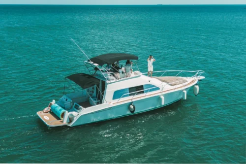 Renta de yate en Progreso Yucatán experiencia privada en el mar.