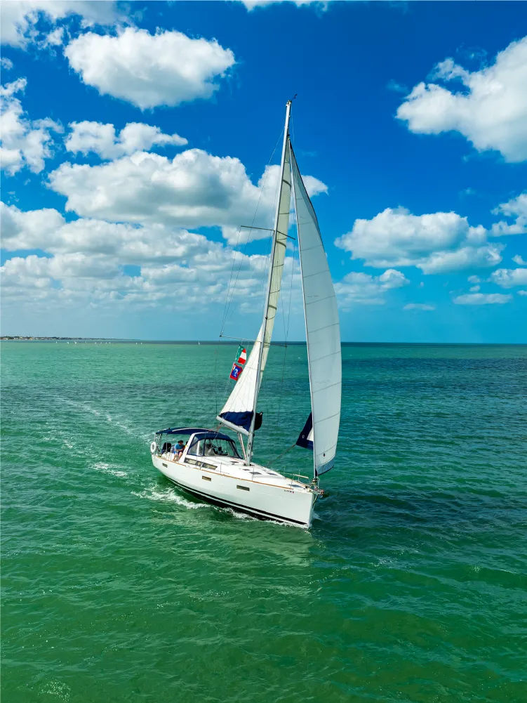 Velero Oceanis-01