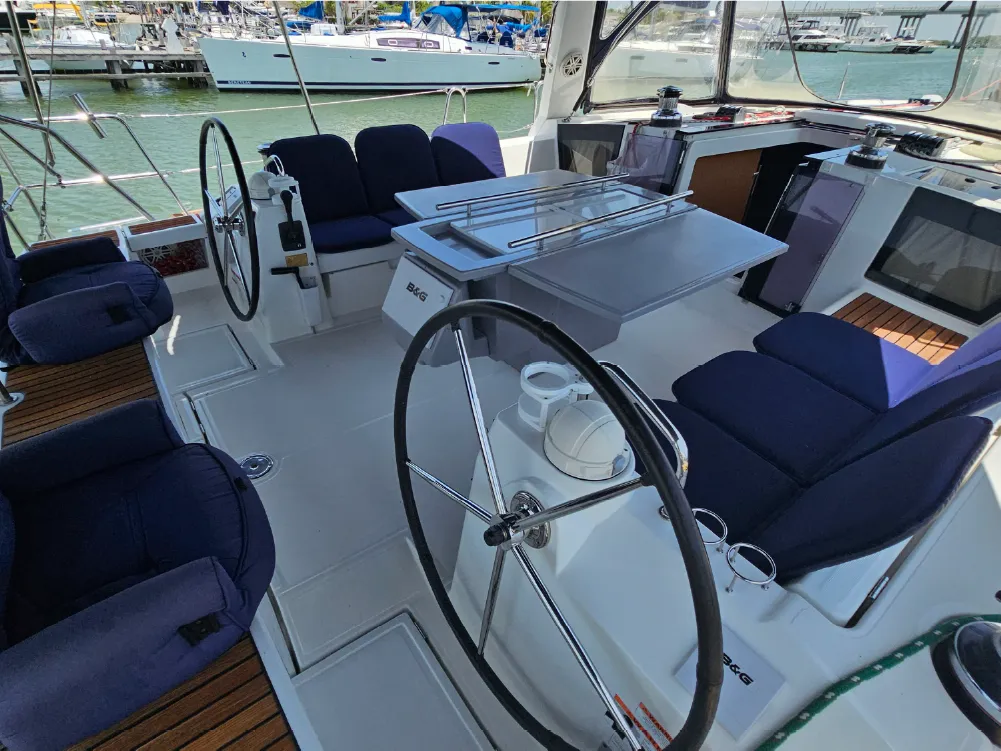 Velero Oceanis-03